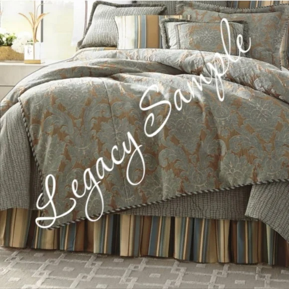LIKE NEW $1,600 LEGACY 7 Piece Accessory Set